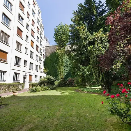 Arnave - 3 Et Balcon à Auteuil Parigi